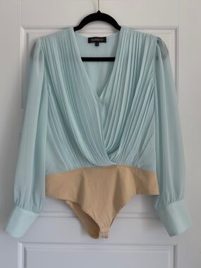 Light Blue Pleated V-Neck Bodysuit with Beige Waist